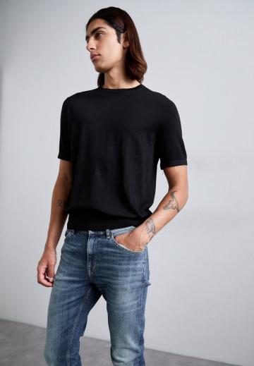 Узкие джинсы