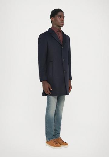 Короткое пальто