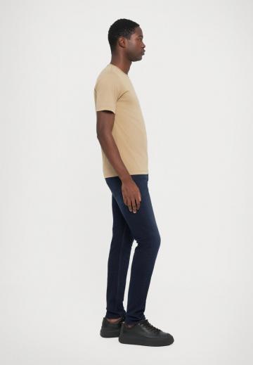 Узкие джинсы