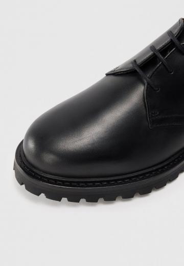 Ботинки на шнуровке