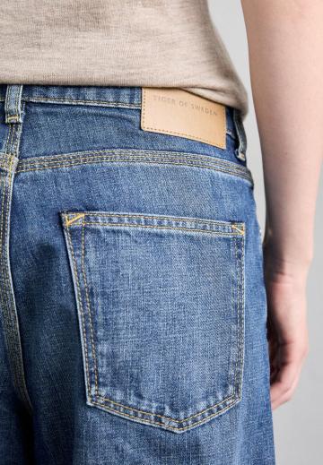 Клешеные джинсы