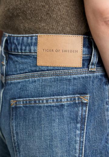 Джинсы бойфренда