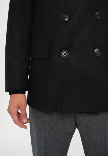 Короткое пальто