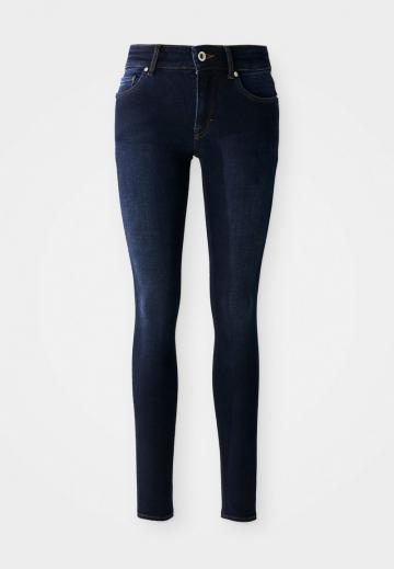 Узкие джинсы