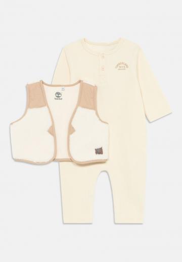 Набор одежды