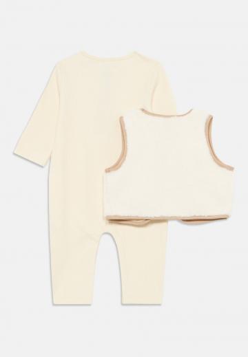 Набор одежды