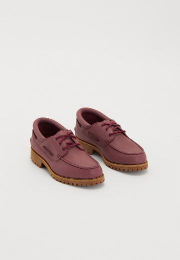 Ботинки на шнуровке