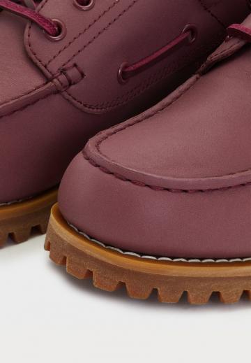 Ботинки на шнуровке