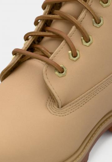 Ботинки на шнуровке