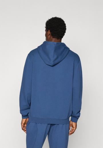 Спортивная кофта