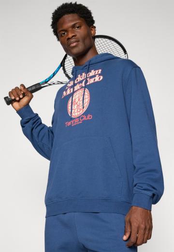 Спортивная кофта