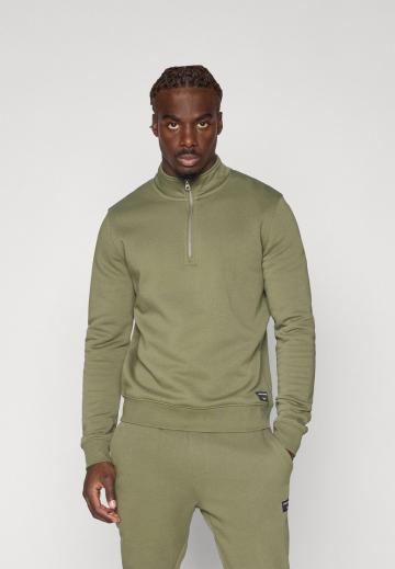 Спортивная кофта