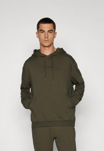 Спортивная кофта