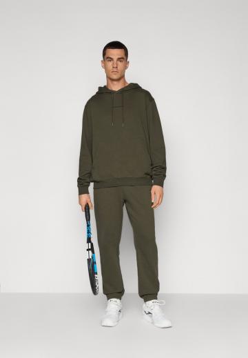 Спортивная кофта