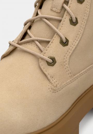 Ботинки на шнуровке