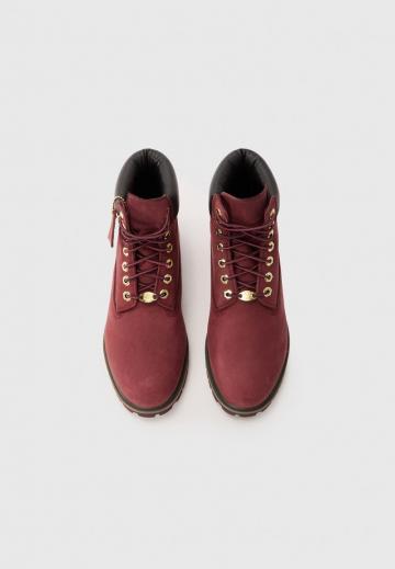 Ботинки на шнуровке