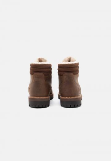 Зимние ботинки