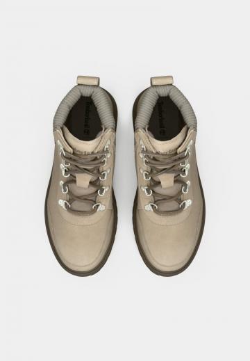 Ботинки на шнуровке