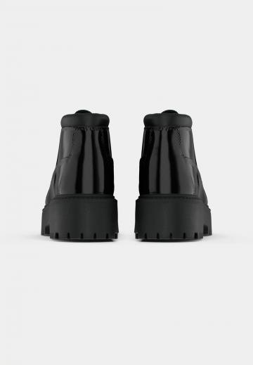 Ботинки на шнуровке