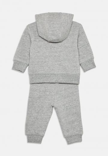 Набор одежды