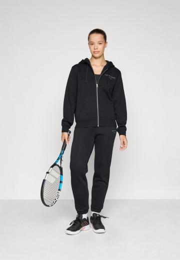 Спортивная толстовка