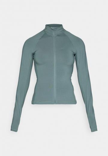 Спортивная толстовка