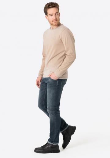 Узкие джинсы