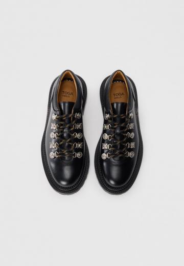 Ботинки на шнуровке