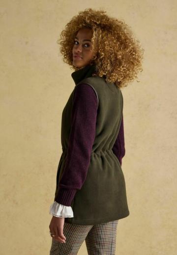 Длинный жилет