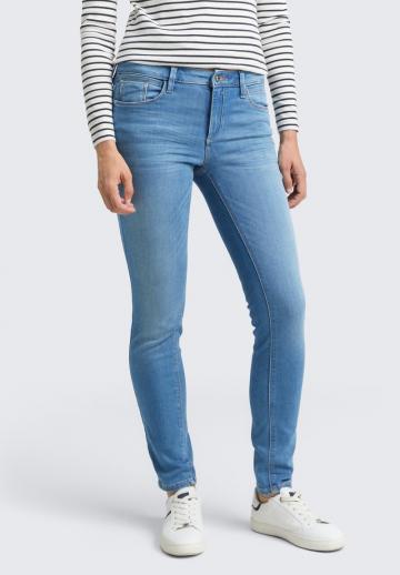 Узкие джинсы