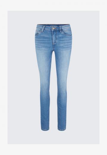 Узкие джинсы