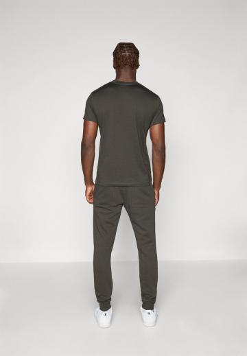 Спортивные штаны