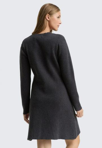 Вязаное платье