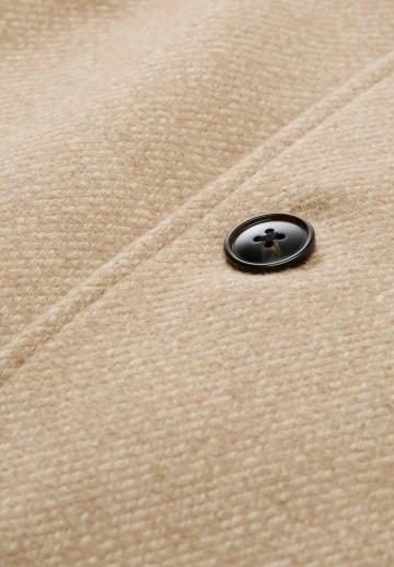 Короткое пальто