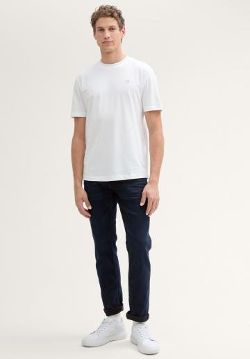 Узкие джинсы