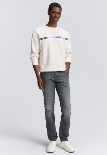 Узкие джинсы