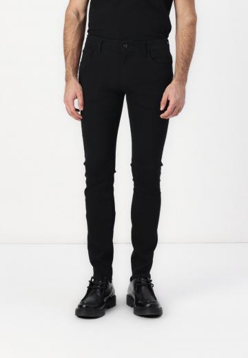 Узкие джинсы