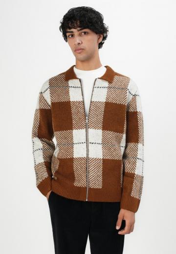 Вязаная кофта