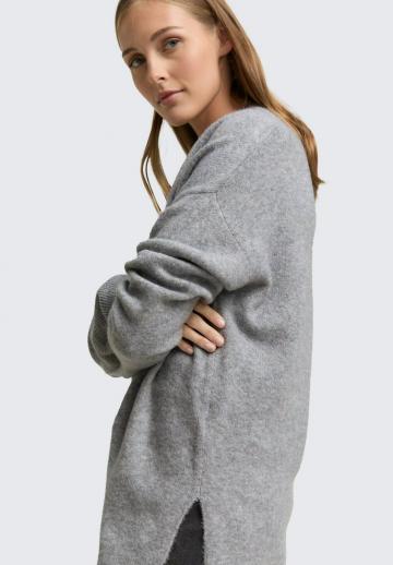 Длинный пуловер