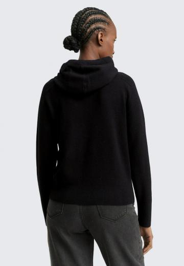 Пуловер с капюшоном