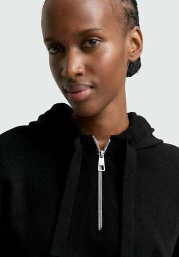 Пуловер с капюшоном