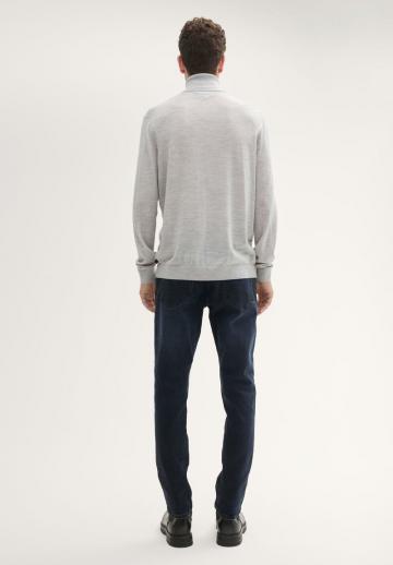 Узкие джинсы