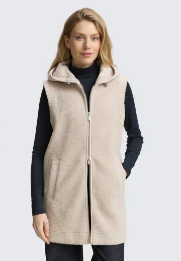 Длинный жилет