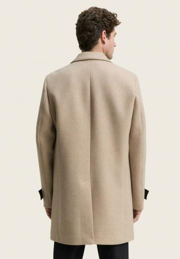 Короткое пальто