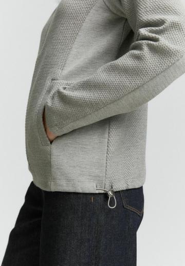 Вязаная кофта