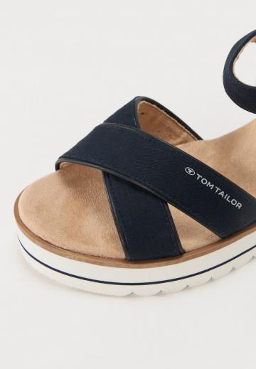 Босоножки на платформе