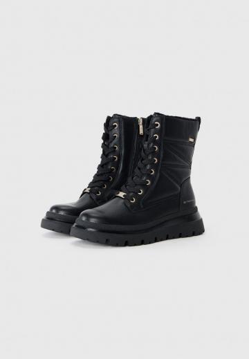 Сапожки на танкетке