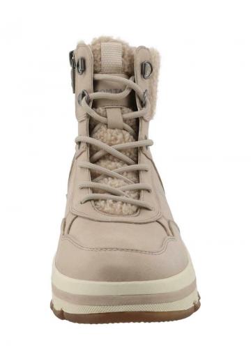 Сапожки на танкетке