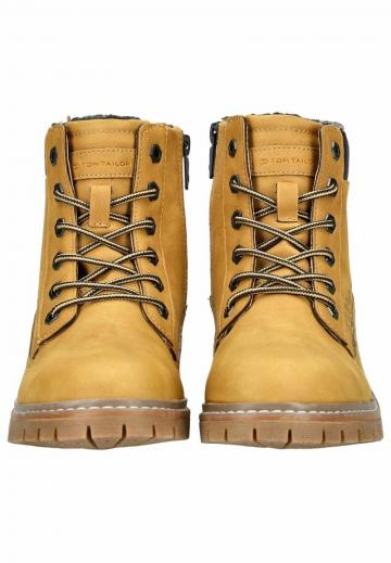 Ботинки на шнуровке