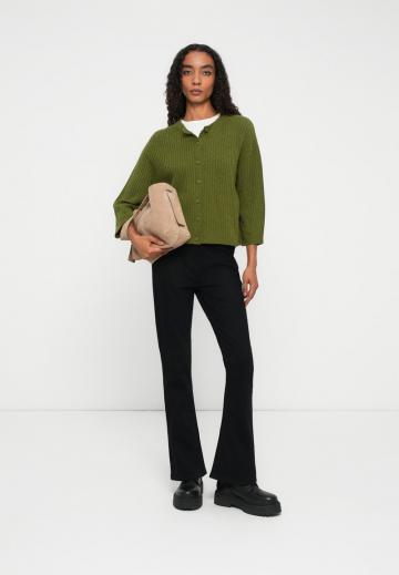 Вязаная кофта